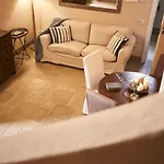 Borgo San Gaetano לינה וארוחת בוקר 4*