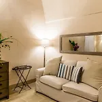 Borgo San Gaetano לינה וארוחת בוקר ברנאלדה