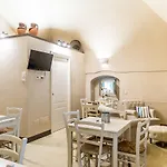 לינה וארוחת בוקר Borgo San Gaetano ברנאלדה
