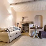Borgo San Gaetano לינה וארוחת בוקר 4*