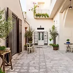 לינה וארוחת בוקר Borgo San Gaetano ברנאלדה