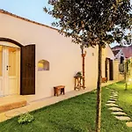 Borgo San Gaetano לינה וארוחת בוקר 4*