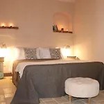 Borgo San Gaetano לינה וארוחת בוקר ברנאלדה
