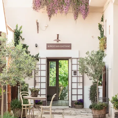 Borgo San Gaetano Bed & Breakfast 4*