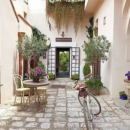 Borgo San Gaetano 4*