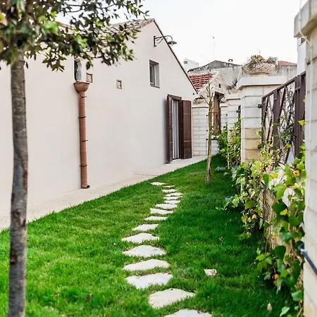 Borgo San Gaetano 4*