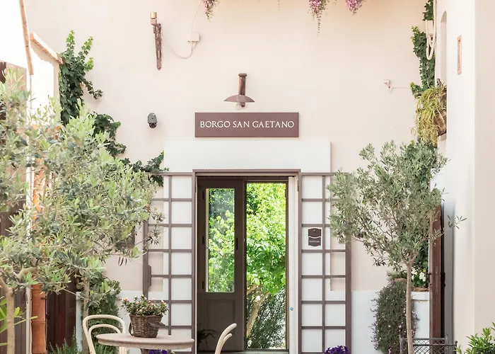Borgo San Gaetano Bed & Breakfast 4*