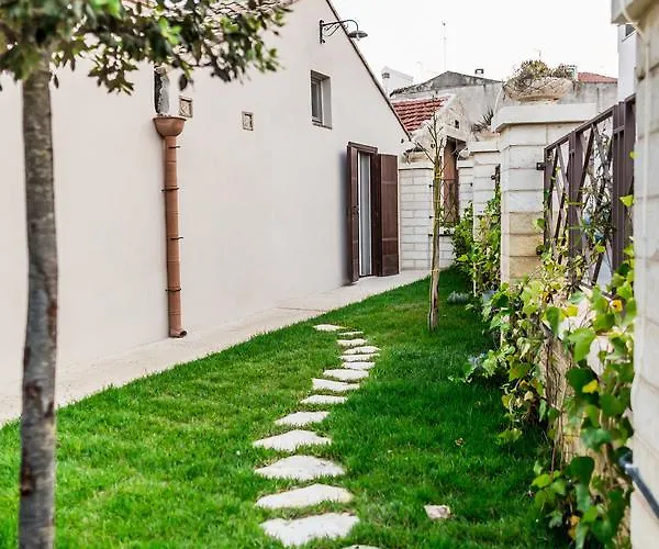 Borgo San Gaetano 4*